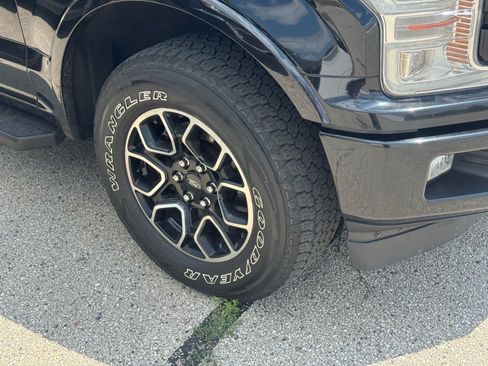Used 2018 Ford F150 Lariat w/ Equipment Group 502A Luxury AWD/4WD image 4