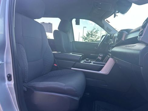 Used 2022 Toyota Tundra SR5 w/ SR5 Convenience Package image 11