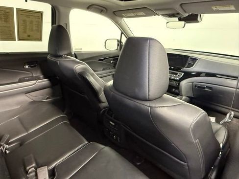 Used 2019 Honda Pilot Touring image 43