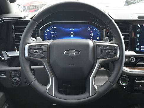 Used 2025 Chevrolet Silverado 1500 LT Trail Boss w/ Convenience Package II image 17