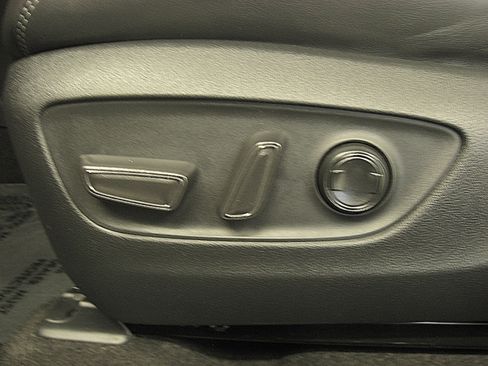 Used 2023 Toyota RAV4 XLE Premium image 13