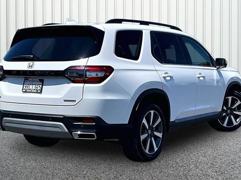 Used 2025 Honda Pilot Touring image 25