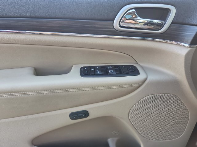Used 2019 Jeep Grand Cherokee Limited w/ Luxury Group II RWD image 21