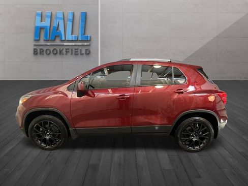 Used 2021 Chevrolet Trax LT w/ Sport Edition AWD/4WD image 2