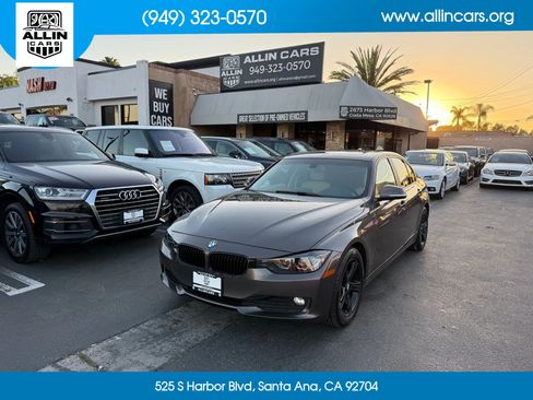 Used 2013 BMW 320i Sedan RWD image 1