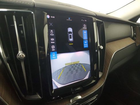 Certified 2023 Volvo XC60 B5 Ultimate w/ Climate Package FWD image 31