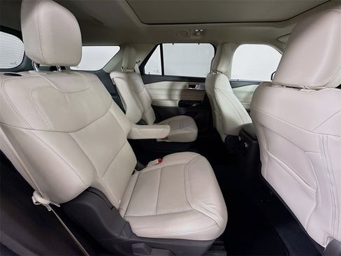 Used 2022 Ford Explorer Platinum w/ Equipment Group 601A image 22