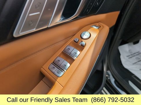 Used 2022 BMW X7 xDrive40i w/ Premium Package AWD/4WD image 14