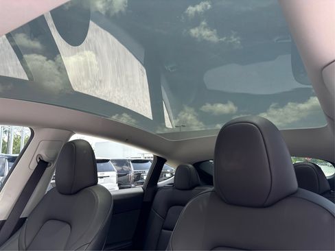 Used 2025 Tesla Model Y Performance AWD/4WD image 32