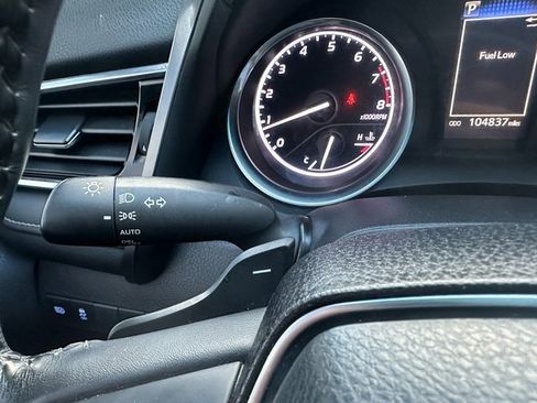 Used 2018 Toyota Camry SE image 28