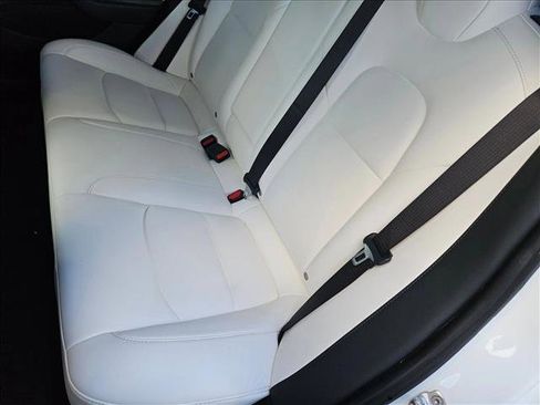 Used 2021 Tesla Model 3 Standard Range Plus image 14