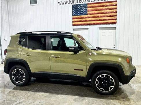 Used 2015 Jeep Renegade Trailhawk w/ Premium Leather Group AWD/4WD image 2
