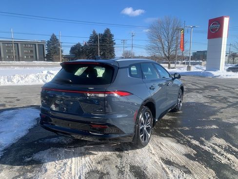 Used 2025 Toyota Crown Signia XLE image 6