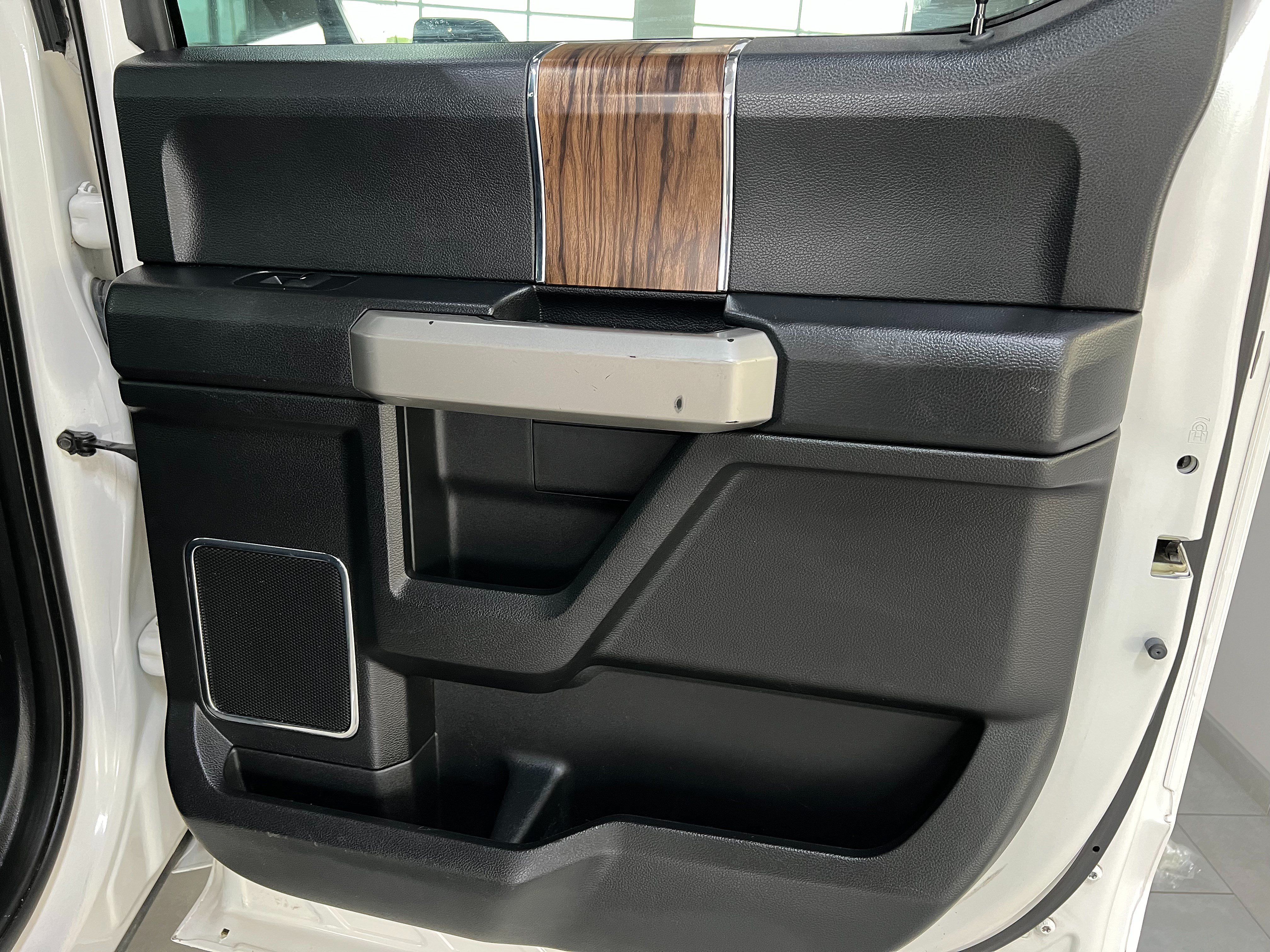 Used 2018 Ford F150 Lariat w/ Equipment Group 502A Luxury AWD/4WD image 27