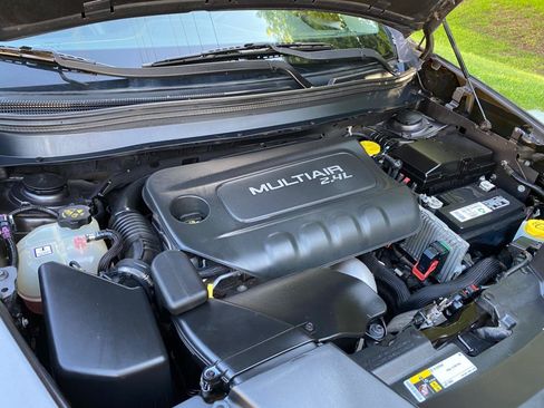 Used 2018 Jeep Cherokee Limited FWD image 15
