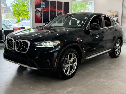 Used 2023 BMW X4 xDrive30i w/ Premium Package AWD/4WD image 3
