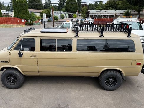 Used 1990 Chevrolet G30 Heavy-Duty Extended Sportvan RWD image 5