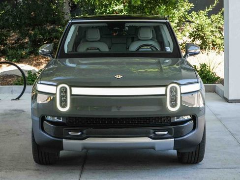 Used 2024 Rivian R1S Launch Edition AWD/4WD image 2