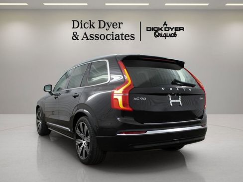 Used 2023 Volvo XC90 B6 Ultimate w/ Lounge Package image 5
