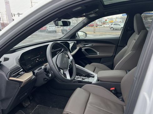 Used 2025 Audi Q5 Premium Plus w/ Premium Plus image 6