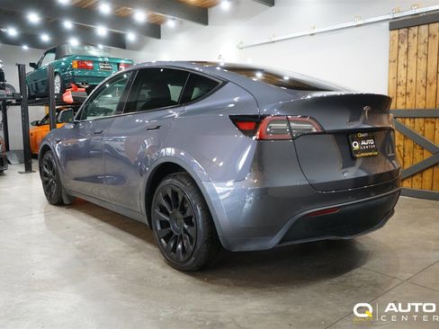 Used 2022 Tesla Model Y Long Range image 7