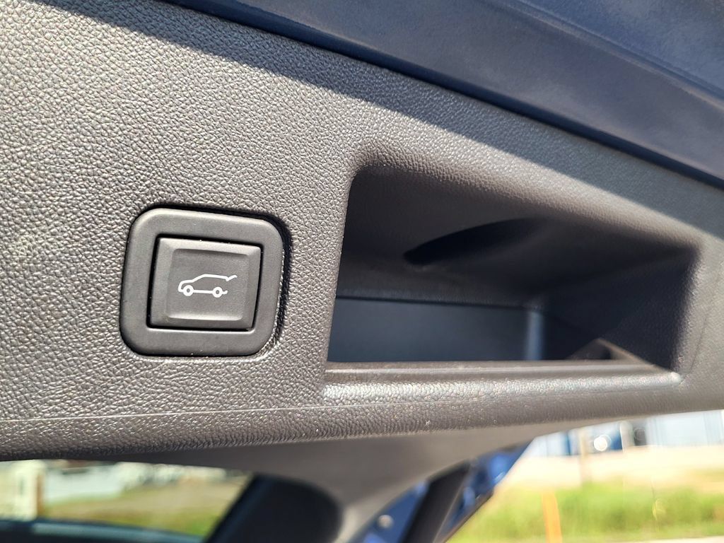 Used 2024 Chevrolet Equinox LT AWD/4WD image 5