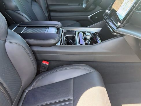 New 2026 Jeep Grand Wagoneer Limited AWD/4WD image 11