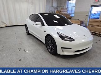 Used 2022 Tesla Model 3 Long Range video 2