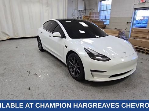Used 2022 Tesla Model 3 Long Range image 2