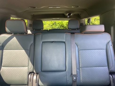 Certified 2025 GMC Yukon XL AT4 w/ LPO, Floor Liner Package AWD/4WD image 40