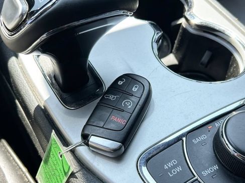 Used 2015 Jeep Grand Cherokee High Altitude AWD/4WD image 47