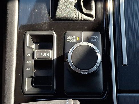 Used 2023 Toyota Sequoia Platinum image 26