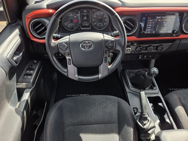 Used 2018 Toyota Tacoma TRD Off-Road AWD/4WD image 13