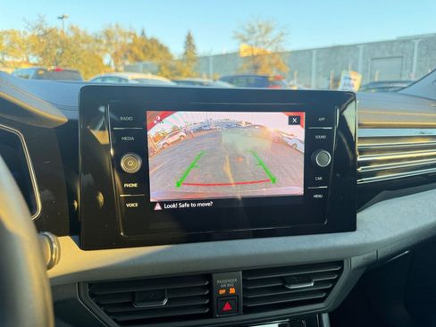 Used 2025 Volkswagen Jetta SE image 24