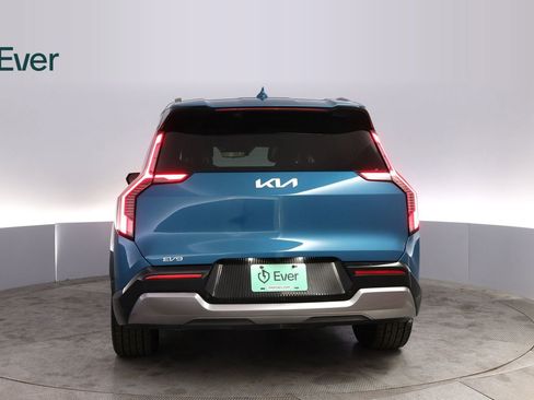 Used 2024 Kia EV9 Land AWD/4WD image 15