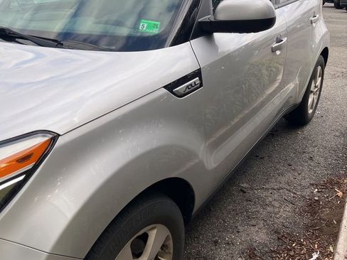 Used 2018 Kia Soul image 2