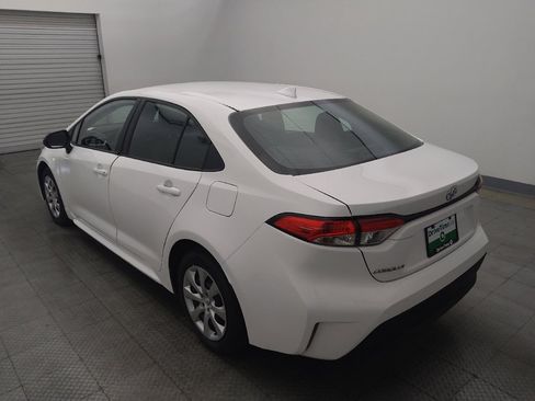Used 2025 Toyota Corolla LE FWD image 5