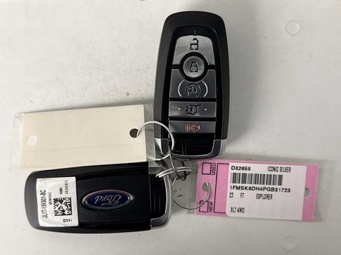 Used 2023 Ford Explorer XLT w/ Equipment Group 202A AWD/4WD image 23