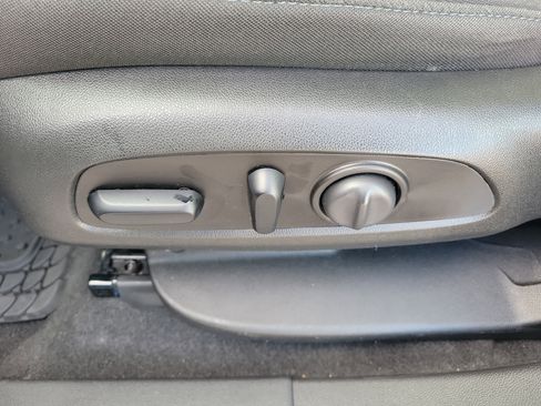 Used 2021 Chevrolet Blazer LT image 23