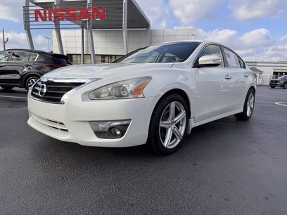 Used 2014 Nissan Altima 3.5 SL w/ Technology Package