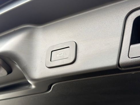 Used 2024 Land Rover Range Rover Evoque Dynamic SE image 10