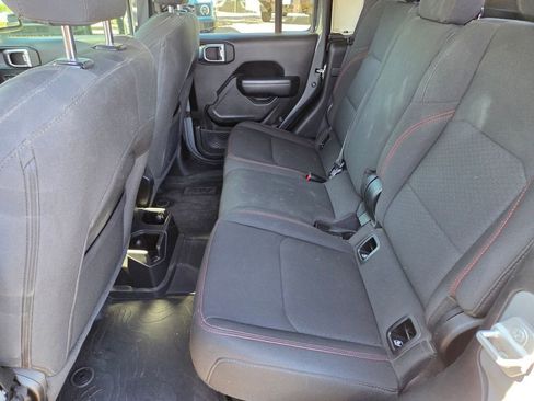 Used 2023 Jeep Gladiator Rubicon w/ Cold Weather Group image 12