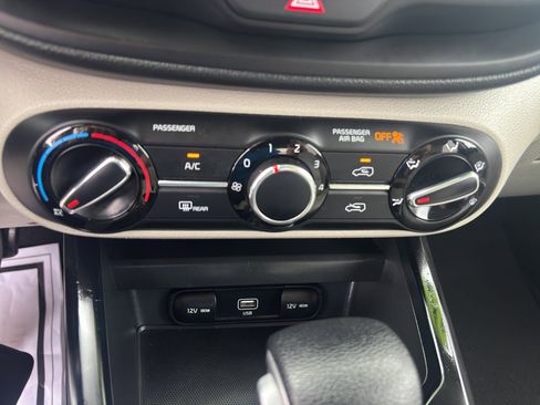 Certified 2022 Kia Soul LX image 12