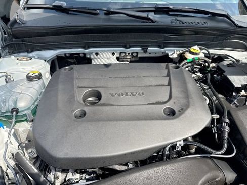 Certified 2026 Volvo XC40 B5 Plus AWD/4WD image 21