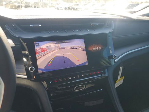 New 2026 Jeep Grand Cherokee Limited image 16