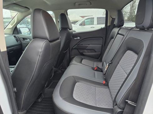 Used 2015 Chevrolet Colorado Z71 AWD/4WD image 16