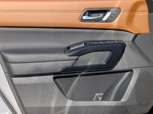 New 2026 Nissan Pathfinder Platinum image 12