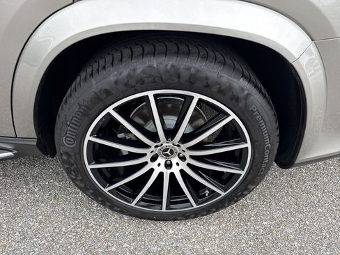 Used 2023 Mercedes-Benz GLS 450 4MATIC w/ AMG Line Exterior image 19