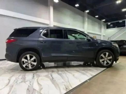 Used 2021 Chevrolet Traverse LT w/ LT Premium Package image 41