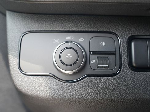 Used 2025 Mercedes-Benz Sprinter 2500 image 23